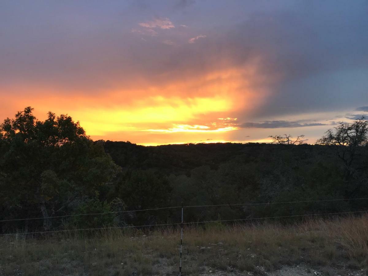 Walnut Canyon Cabins Fredericksburg Esterno foto